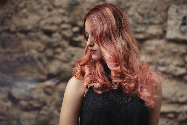 梦见别人烫头是什么意思 梦见别人烫头是什么意思