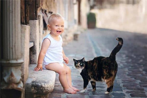 梦见光脚找鞋是什么意思 梦见光脚找鞋是什么意思