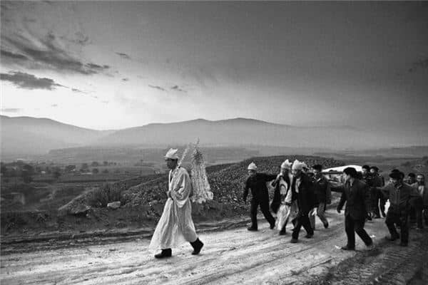 梦见戴孝白布是什么意思 梦见戴孝白布是什么意思