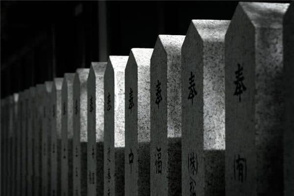 梦见死人牌位是什么意思 梦见死人牌位是什么意思