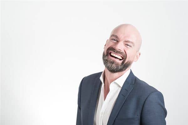 梦到头发秃了一块 梦到头发秃了一块