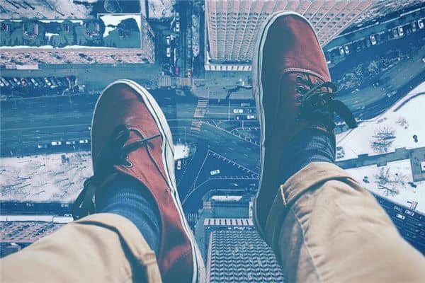 梦见老公从高处摔下来 梦见老公从高处摔下来