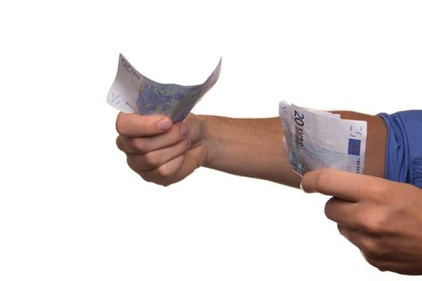 梦见别人向我借钱是什么意思 梦见别人向我借钱是什么意思