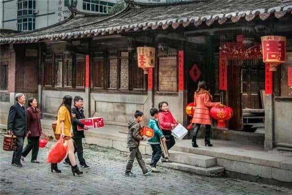 梦见老家来人是什么意思 梦见老家来人是什么意思