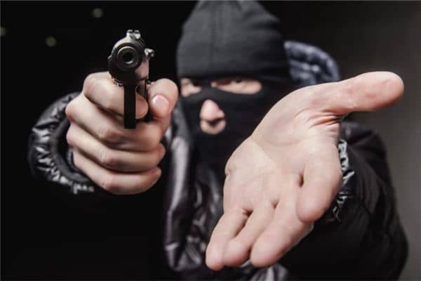 梦见被人打劫是什么意思 梦见被人打劫是什么意思