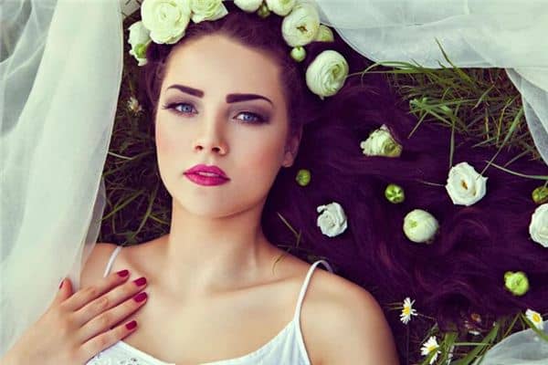 梦见头发有草是什么意思 梦见头发有草是什么意思