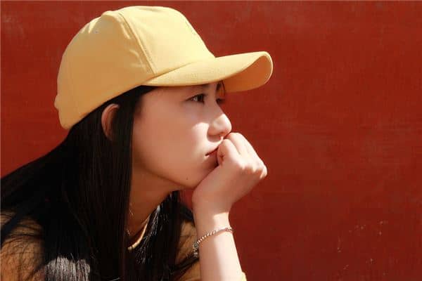 梦见耳屎大块掉出来 梦见耳屎大块掉出来