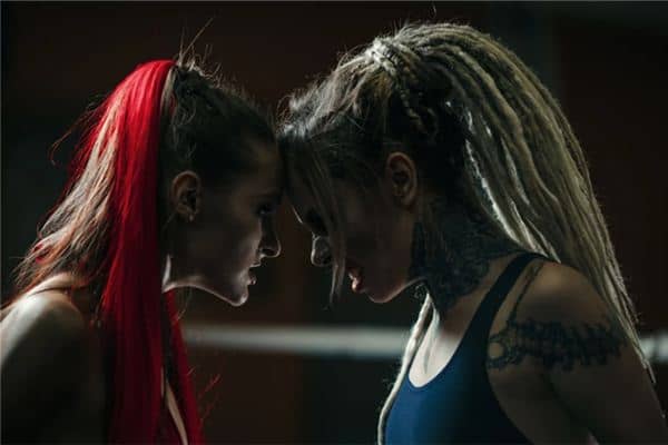 梦见女人打架是什么意思 梦见女人打架是什么意思