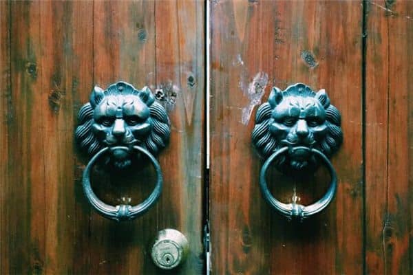 梦到大门倒了 梦到大门倒了