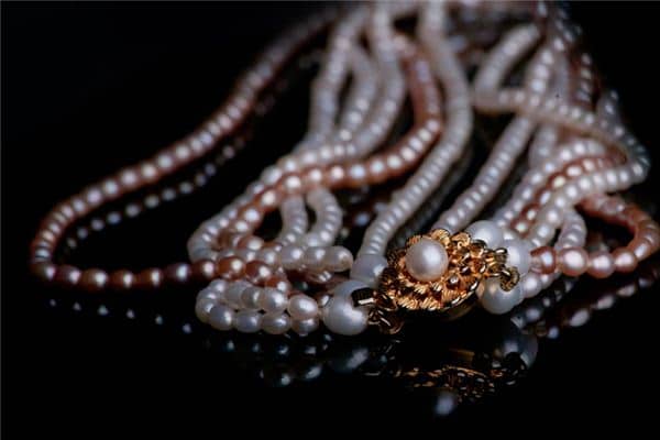 梦见项链断了是什么意思 梦见项链断了是什么意思