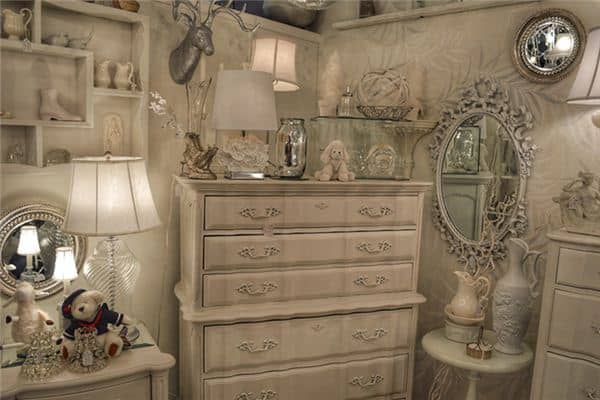 梦见买梳妆台是什么意思 梦见买梳妆台是什么意思