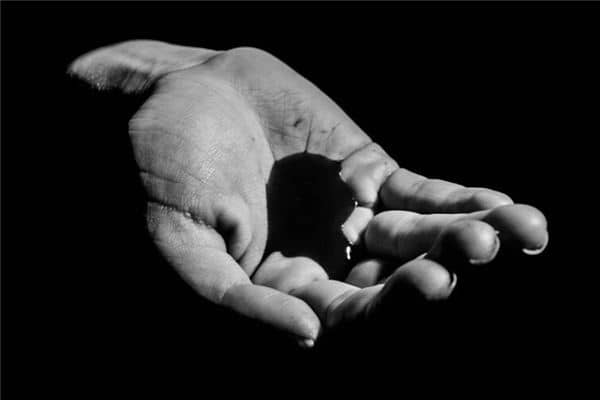 梦见生病吐血是什么意思 梦见生病吐血是什么意思