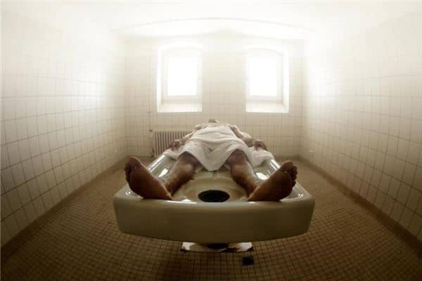 梦见不认识的死人 梦见不认识的死人