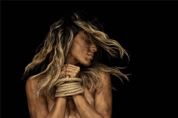 梦见坏人抓我是什么意思 梦见坏人抓我是什么意思