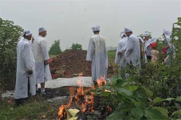 梦见舅舅去世是什么意思 梦见舅舅去世是什么意思