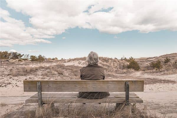 梦见死去的奶奶又死了 梦见死去的奶奶又死了