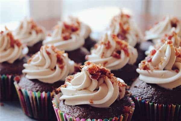 梦见买糕点了是什么意思 梦见买糕点了是什么意思