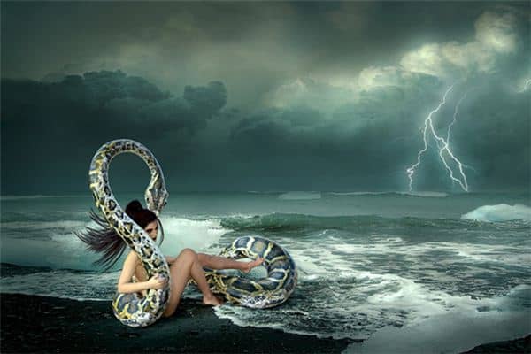 梦见变成半蛇是什么意思 梦见变成半蛇是什么意思