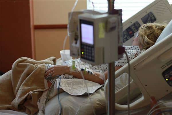 梦见妈妈住院是什么意思 梦见妈妈住院是什么意思