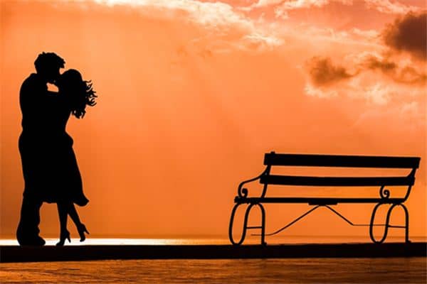 梦见有女朋友是什么意思 梦见有女朋友是什么意思