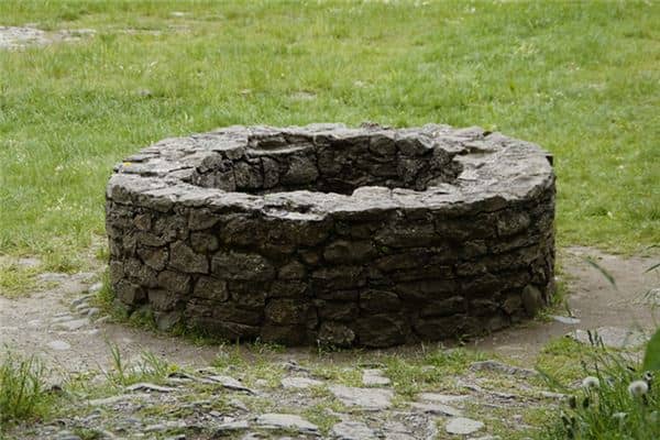 梦见家中废井是什么意思 梦见家中废井是什么意思