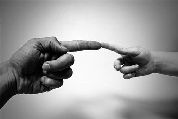 梦见两个手指是什么意思 梦见两个手指是什么意思