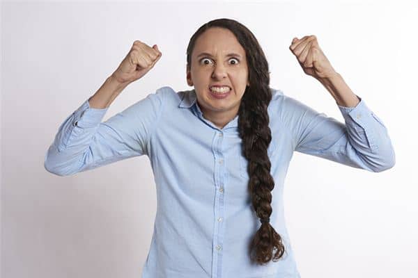 梦见黑脸女人是什么意思 梦见黑脸女人是什么意思