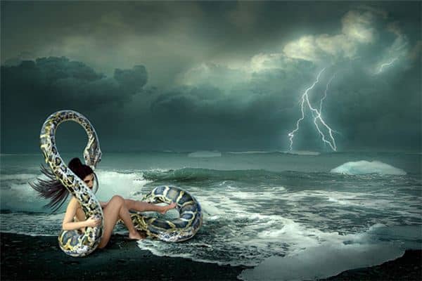 梦见蛇围着我是什么意思 梦见蛇围着我是什么意思