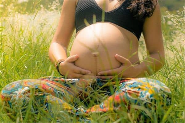 梦见肚子长草是什么意思 梦见肚子长草是什么意思