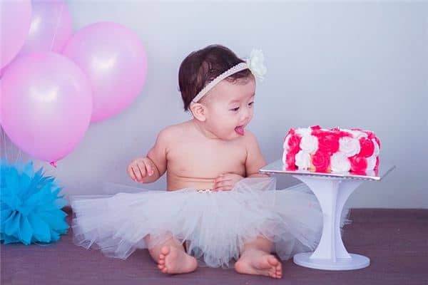 梦见生个女孩是什么意思 梦见生个女孩是什么意思