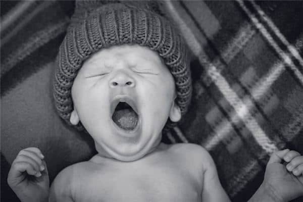 梦见很困很困是什么意思 梦见很困很困是什么意思