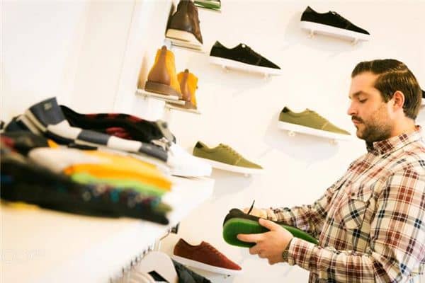 梦见丈夫买鞋是什么意思 梦见丈夫买鞋是什么意思