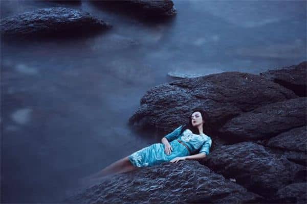 梦见老婆死了我大哭 梦见老婆死了我大哭