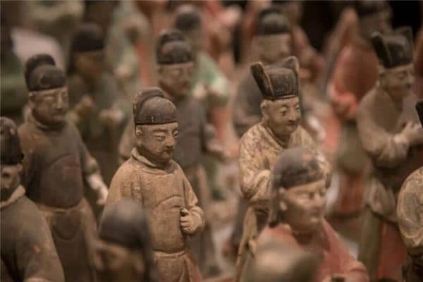 梦见当官的人是什么意思 梦见当官的人是什么意思