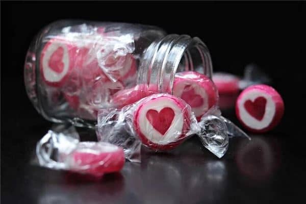 梦见和别人一起吃糖 梦见和别人一起吃糖