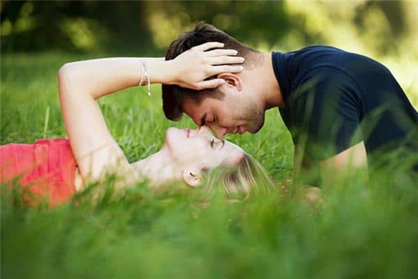 梦见男女之事是什么意思 梦见男女之事是什么意思