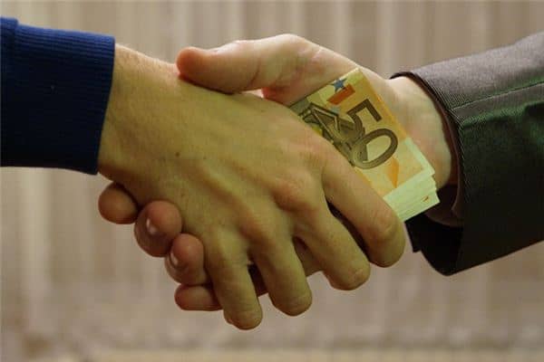 梦到向别人借钱 梦到向别人借钱