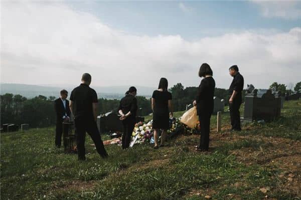 梦见有人哭丧是什么意思 梦见有人哭丧是什么意思