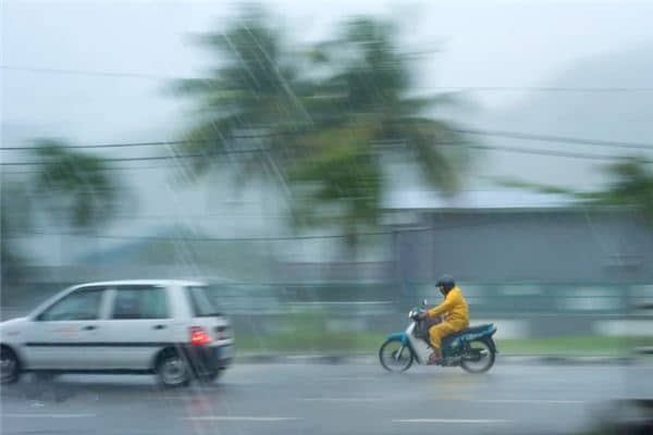 梦见大风大雨是什么意思 梦见大风大雨是什么意思