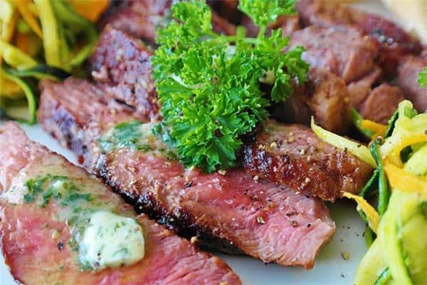 梦见吃熟猪肉是什么意思 梦见吃熟猪肉是什么意思