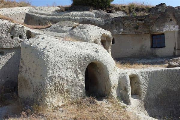 梦见窑洞塌了是什么意思 梦见窑洞塌了是什么意思