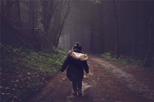 梦见救小女孩是什么意思 梦见救小女孩是什么意思