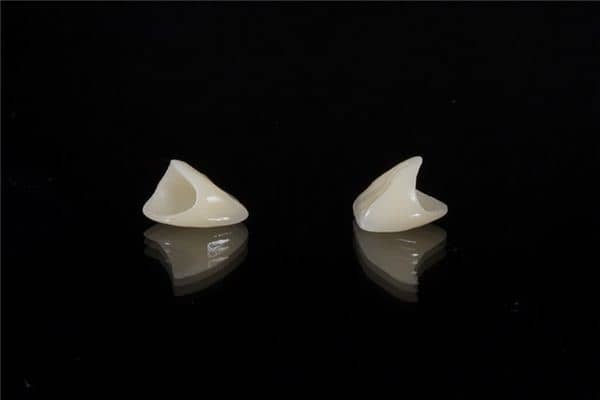 梦到掉了两颗牙 梦到掉了两颗牙