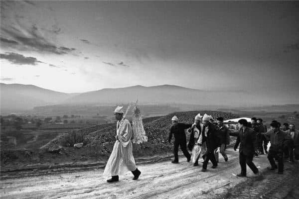 梦见别人发丧是什么意思 梦见别人发丧是什么意思