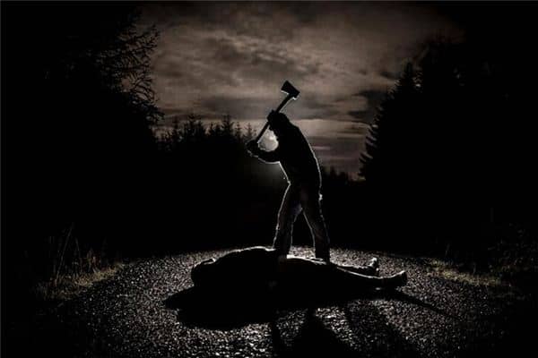 梦见被人追砍是什么意思 梦见被人追砍是什么意思