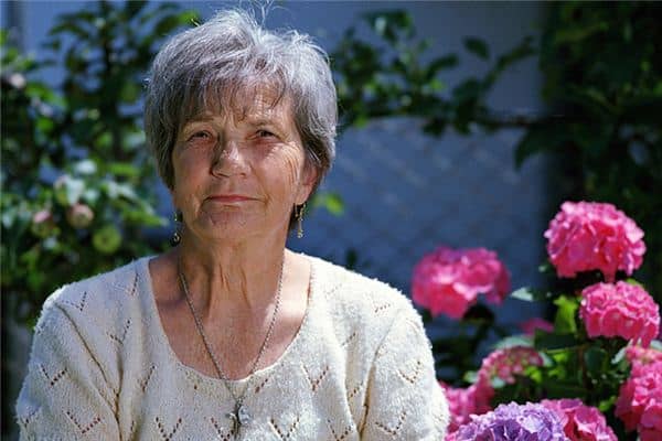 梦见己故母亲是什么意思 梦见己故母亲是什么意思