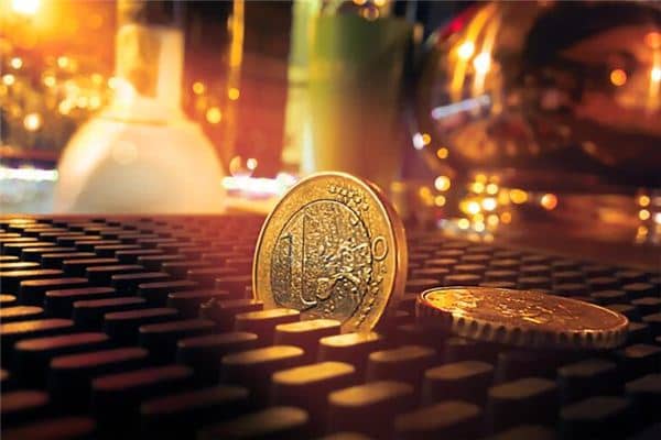 梦见一路捡钱 梦见一路捡钱