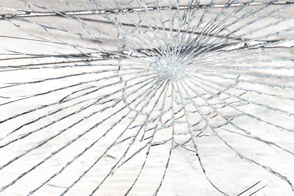 梦见玻璃碎了是什么预兆 梦见玻璃碎了是什么预兆