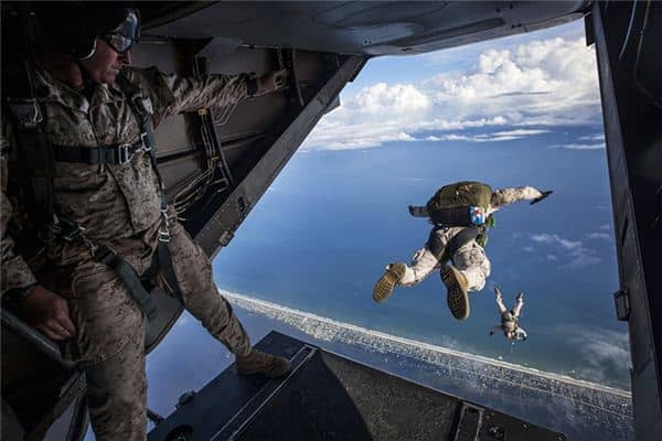 梦见在空中跳是什么意思 梦见在空中跳是什么意思