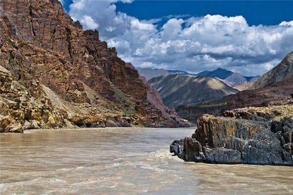 梦见水很浑浊是什么意思 梦见水很浑浊是什么意思